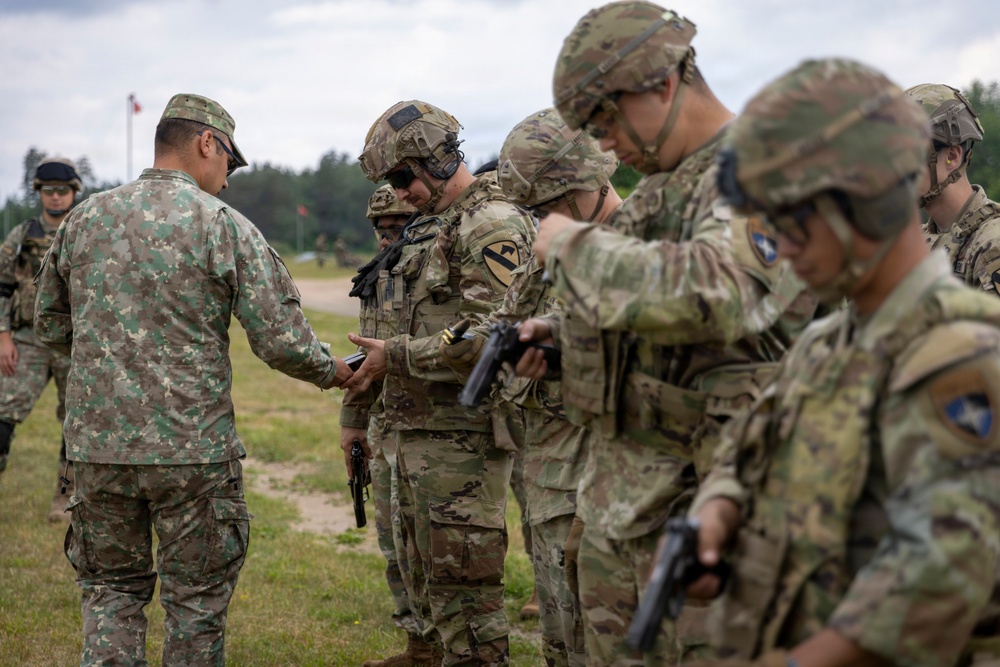 U.S. Army Soldiers strengthen NATO partnership through cross-training in Poland