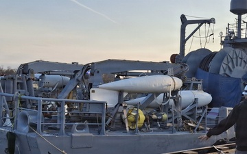NNSY New Technologies Branch Answers Call for Submersible ROV Assistance at NISMF