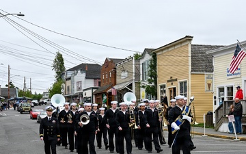 Navy Band Northwest Marches in Coupeville Memorial Parade