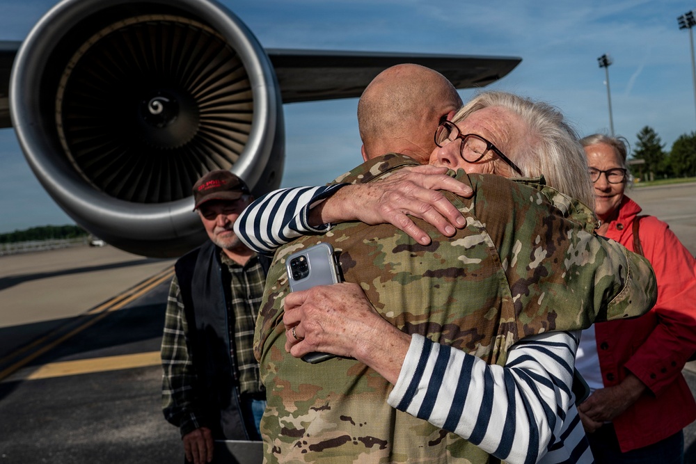Deployers return home