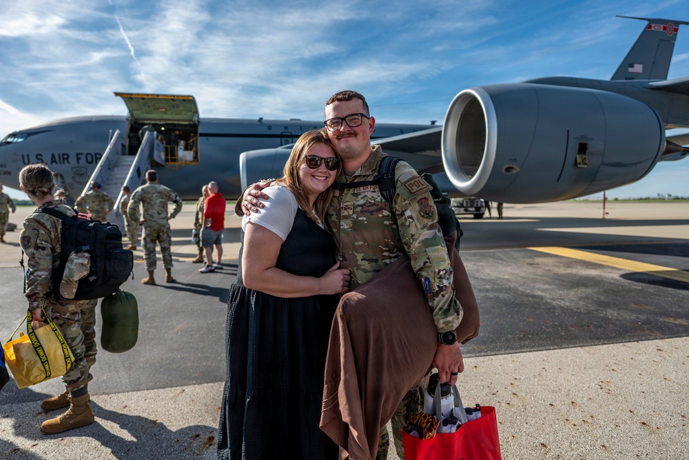 Deployers return home