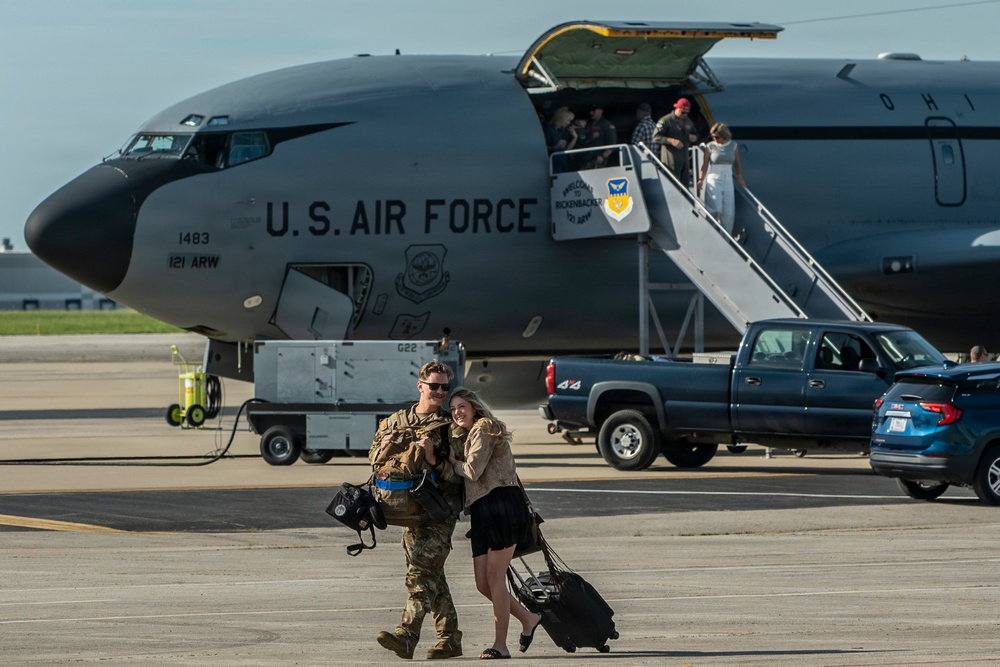 Deployers return home