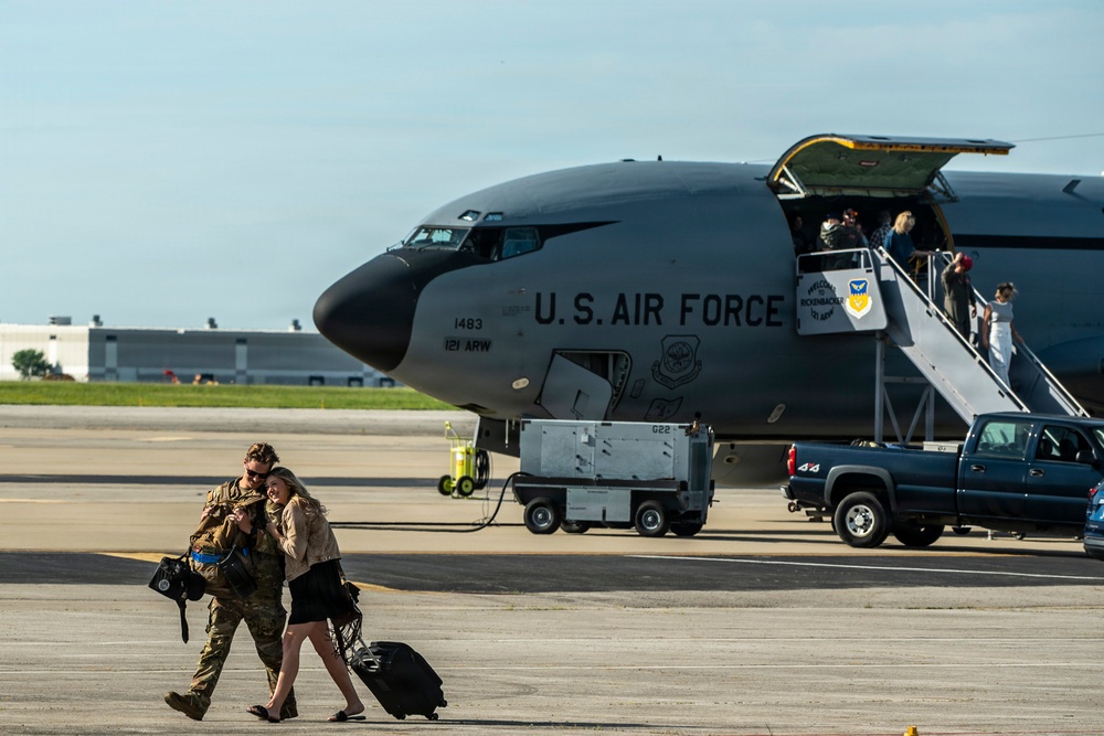 Deployers return home