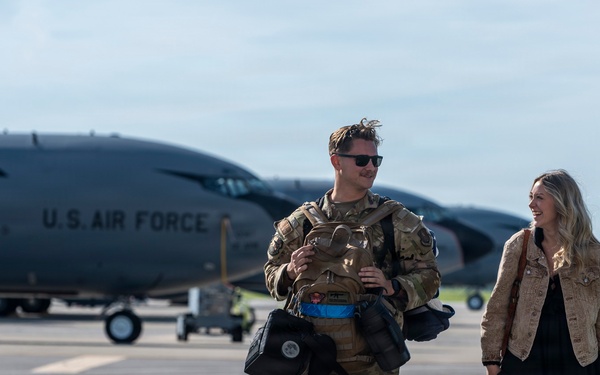 Deployers return home