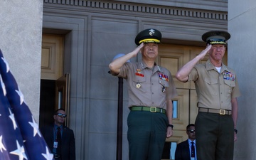 Commandant of the Republic of Korea Marine Corps Honors Cordon