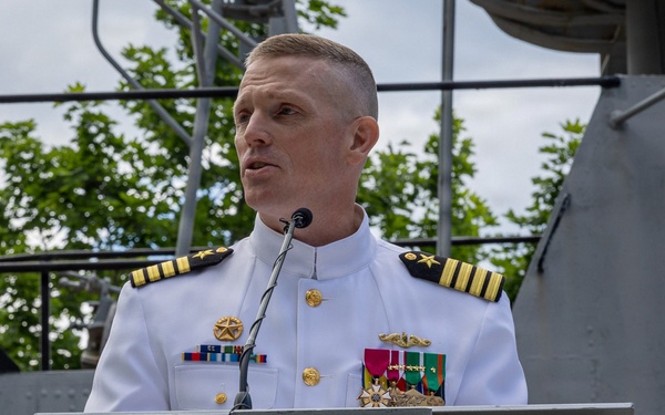 PNSY Holds Change of Command Ceremony for Submarine Squadron TWO