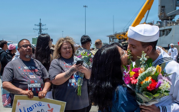USS Ashland Returns to Naval Base San Diego