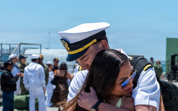 USS Ashland Returns to Naval Base San Diego