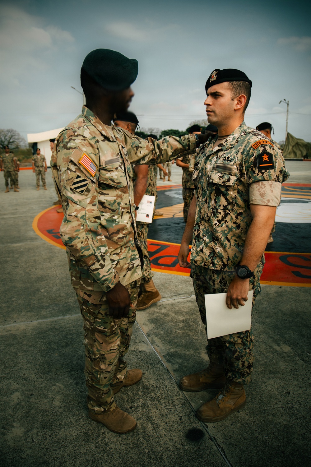 U.S. Army Green Berets train alongside Ecuadorian Special Operations Forces