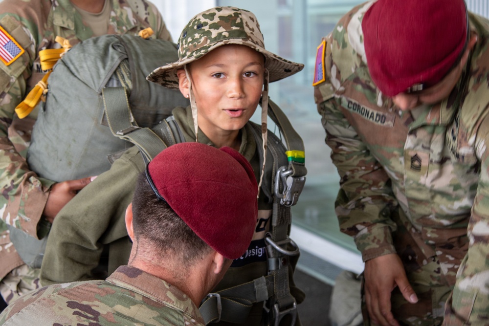 Paratroopers conduct parachute demonstration for French school at D-Day 82