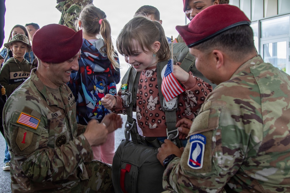 Paratroopers conduct parachute demonstration for French school at D-Day 82