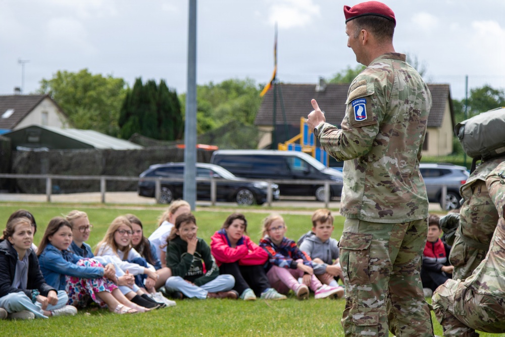Paratroopers conduct parachute demonstration for French school at D-Day 82