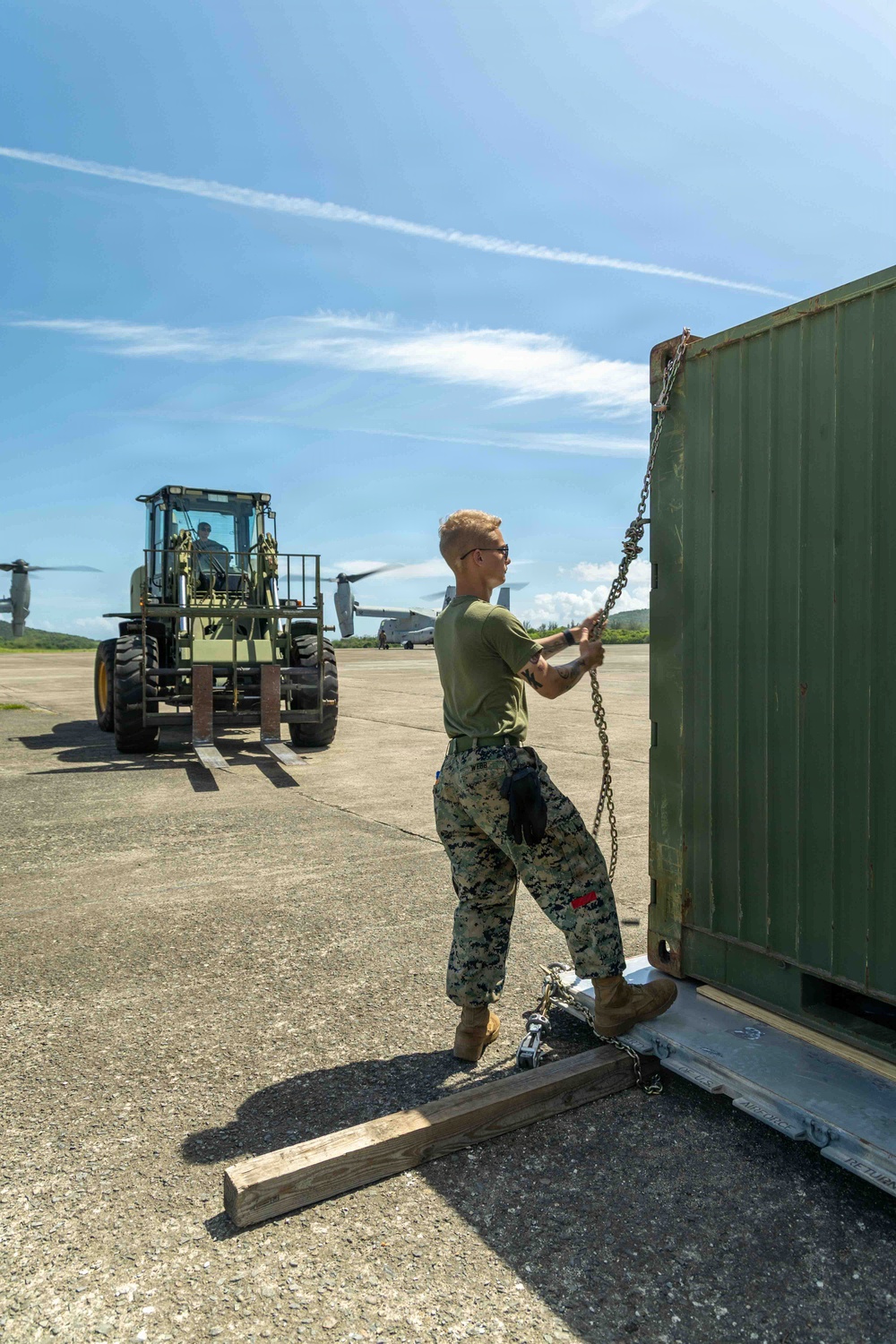 LCF-24 and 346th AEW offload cargo in Puerto Rico