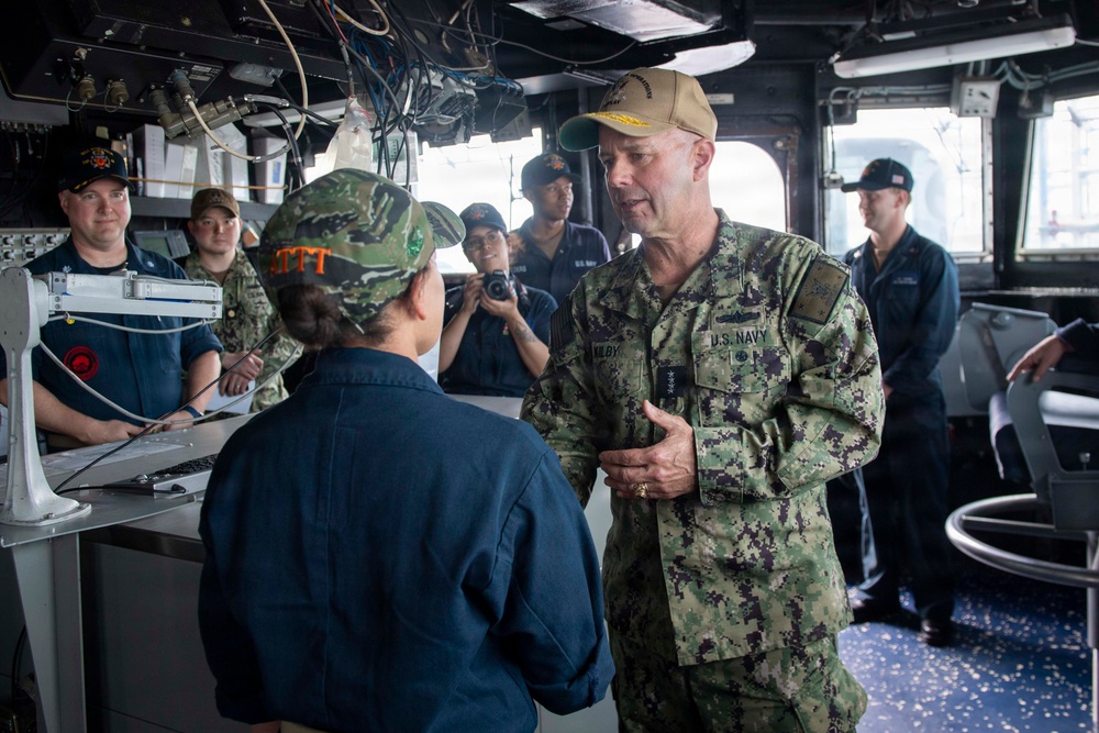 VCNO VISITS USS TORTUGA (LSD 46)