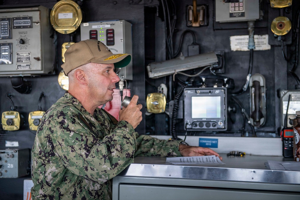 VCNO VISITS USS TORTUGA (LSD 46)