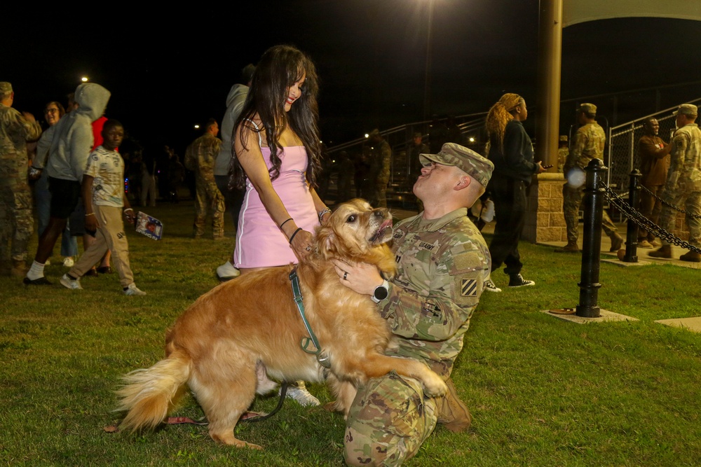 Welcome home, Dogface Soldiers!