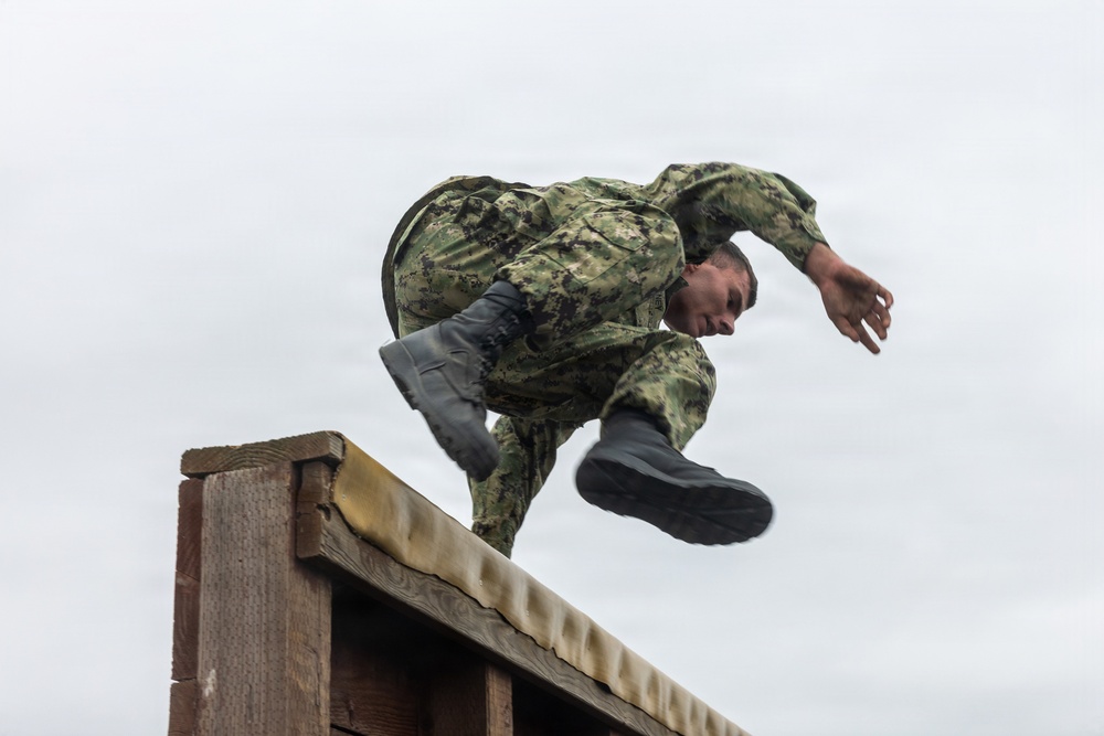 CORTRAMID: NROTC Midshipmen take on the O-Course