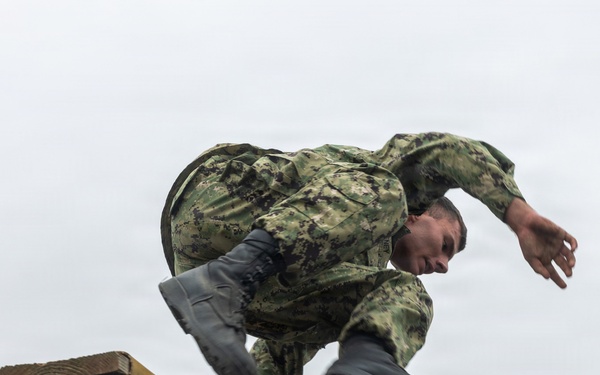 CORTRAMID: NROTC Midshipmen take on the O-Course