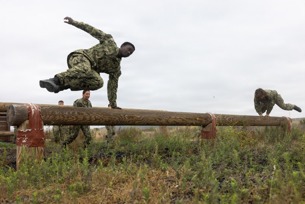 CORTRAMID: NROTC Midshipmen take on the O-Course