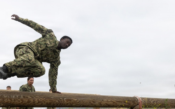 CORTRAMID: NROTC Midshipmen take on the O-Course