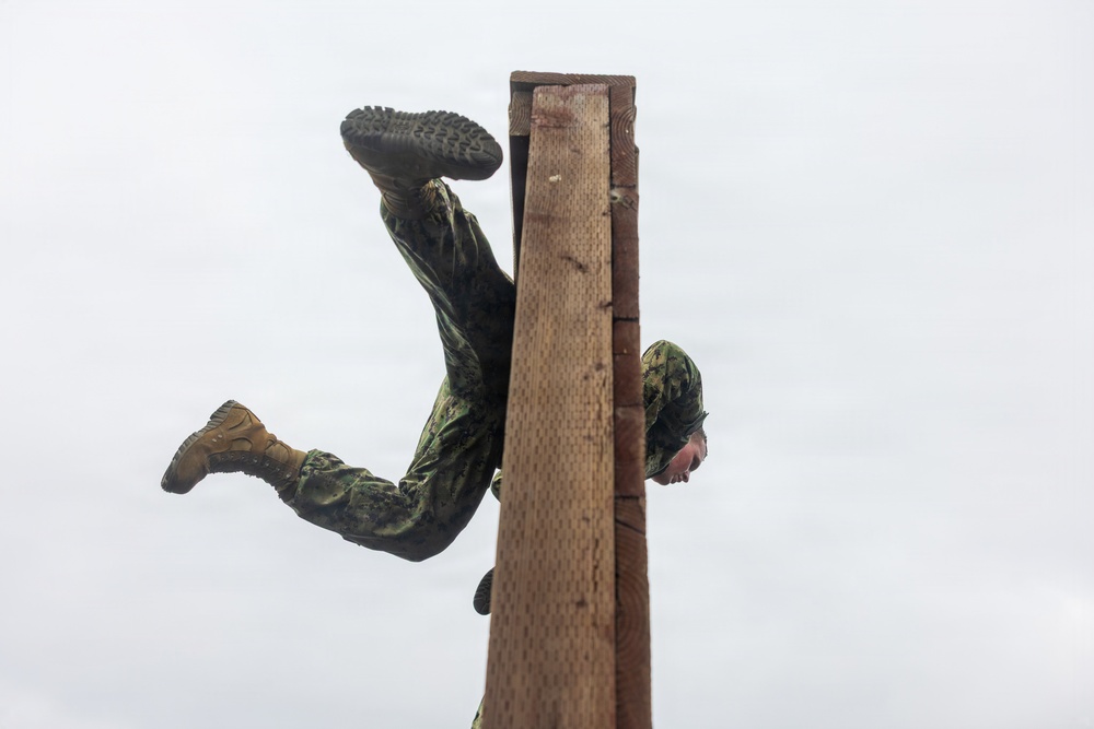 CORTRAMID: NROTC Midshipmen take on the O-Course
