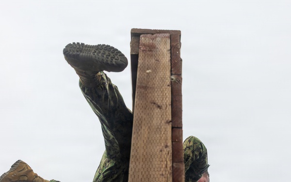CORTRAMID: NROTC Midshipmen take on the O-Course