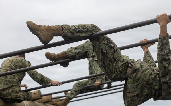 CORTRAMID: NROTC Midshipmen take on the O-Course