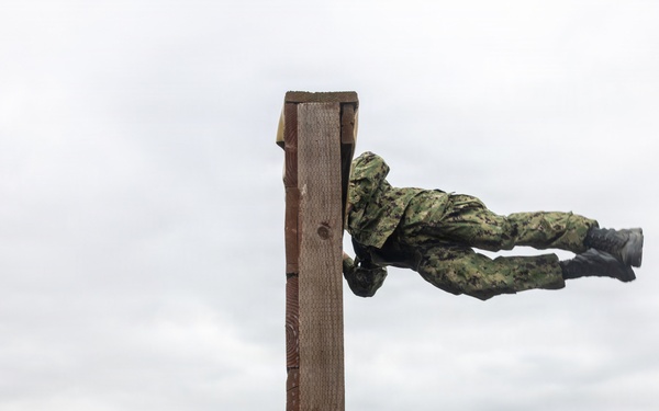 CORTRAMID: NROTC Midshipmen take on the O-Course