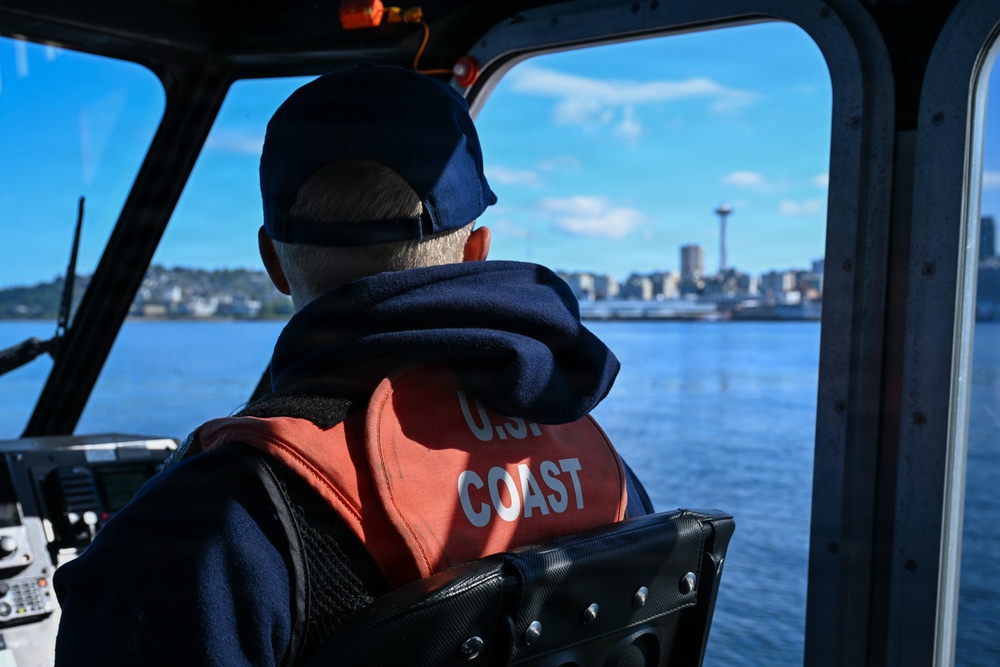 Coast Guard Station Seattle conducts Maritime Security and Response Operations patrol