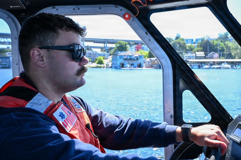 Coast Guard Station Seattle conducts Maritime Security and Response Operations patrol