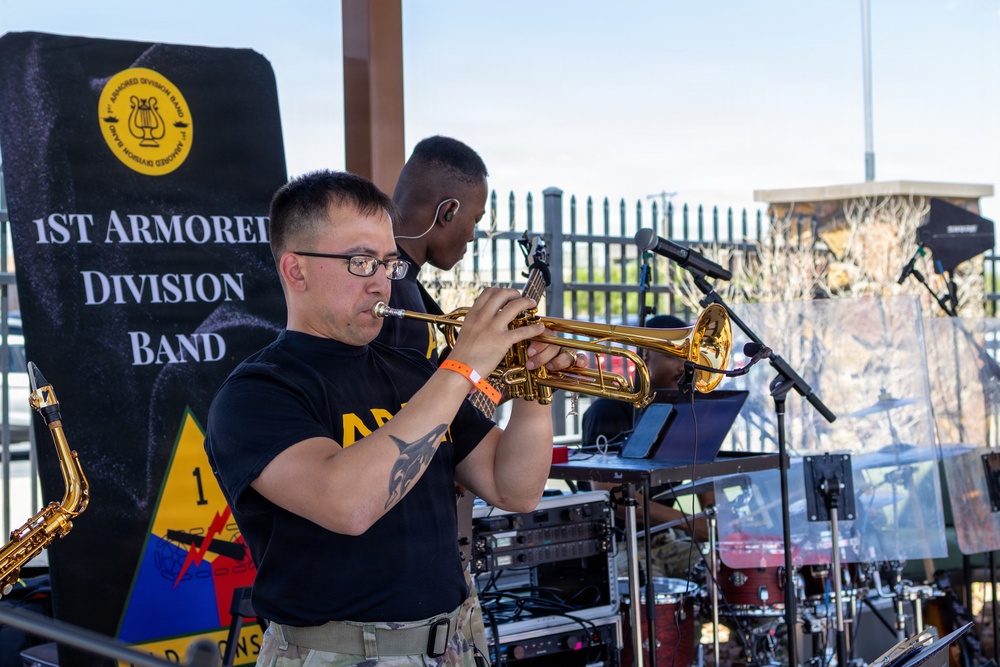 1st Armored Divison Band performs at Camp Cohen Water Park