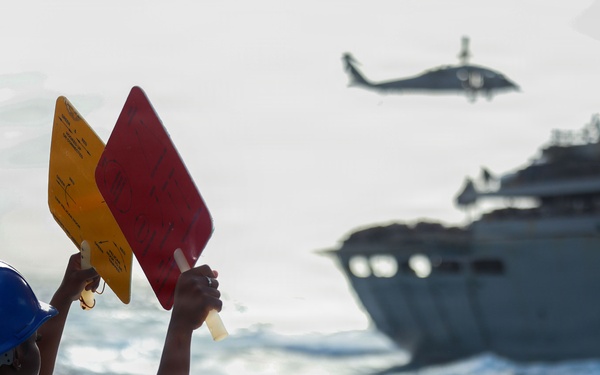 USS Mason Conducts Replenishment-at-Sea