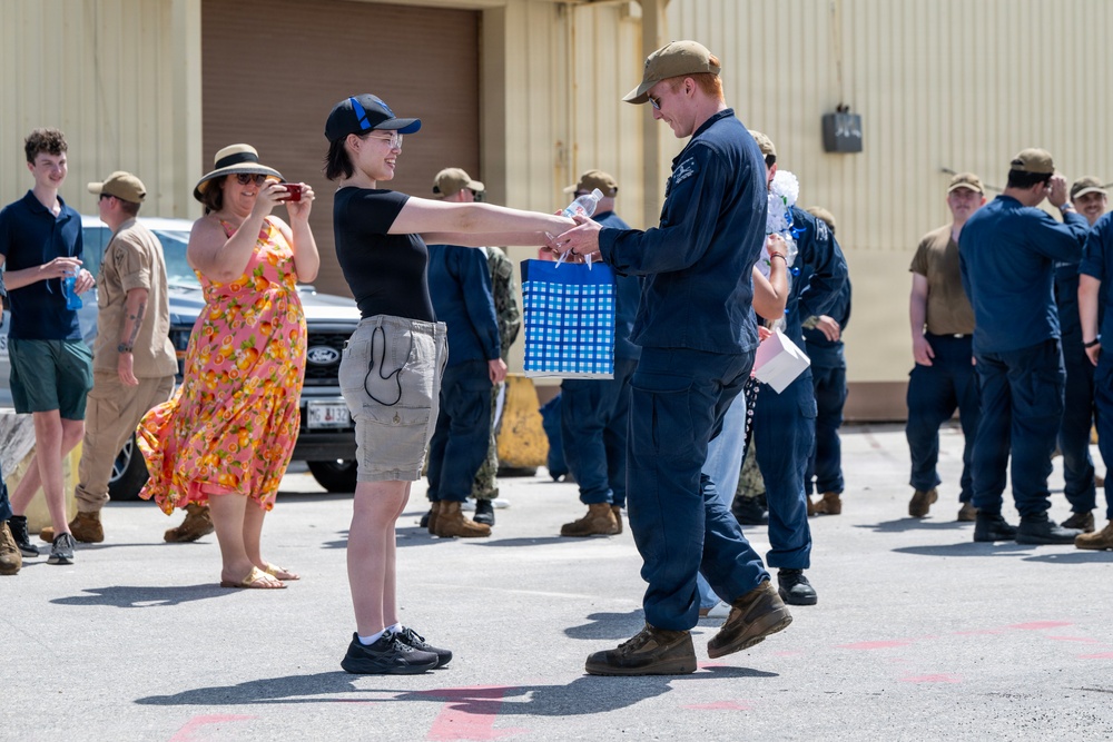 USS Springfield (SSN 761) returns to Naval Base Guam