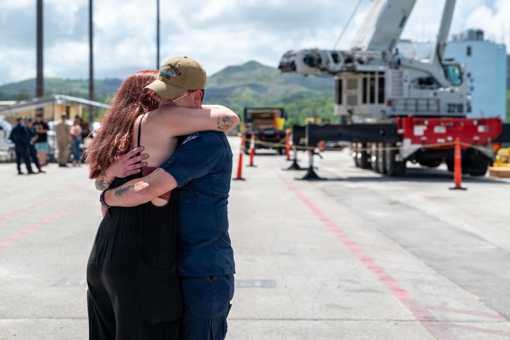 USS Springfield (SSN 761) returns to Naval Base Guam