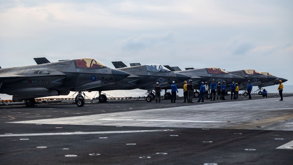 11th MEU Marines, Sailors Conduct Flight Operations Aboard USS Boxer