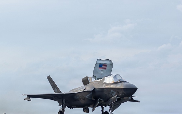 11th MEU Marines, Sailors Conduct Flight Operations Aboard USS Boxer