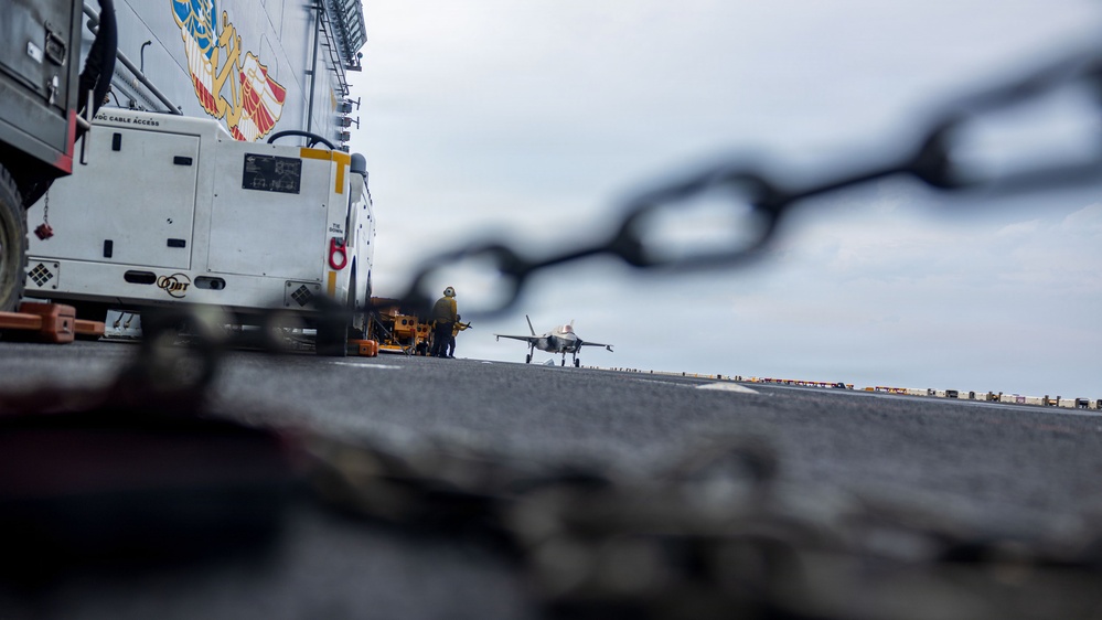 11th MEU Marines, Sailors Conduct Flight Operations Aboard USS Boxer