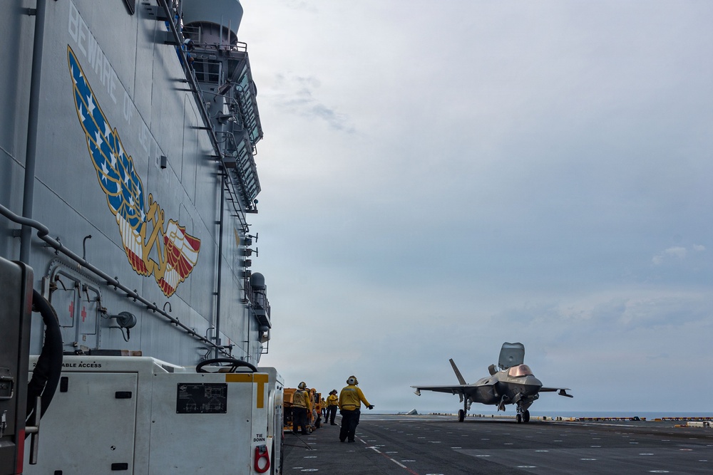 11th MEU Marines, Sailors Conduct Flight Operations Aboard USS Boxer