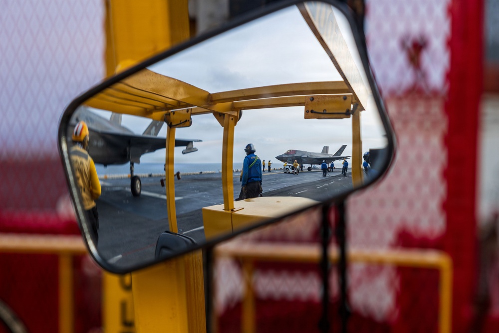 11th MEU Marines, Sailors Conduct Flight Operations Aboard USS Boxer