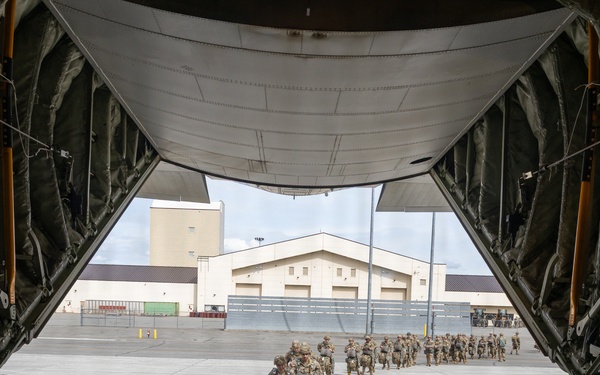 VMGR-152 transports paratroopers