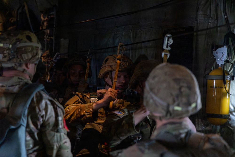 VMGR-152 transports paratroopers