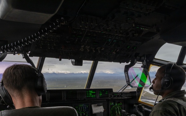 VMGR-152 transports paratroopers
