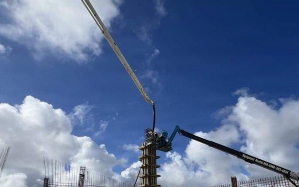 Column and concrete slab placement