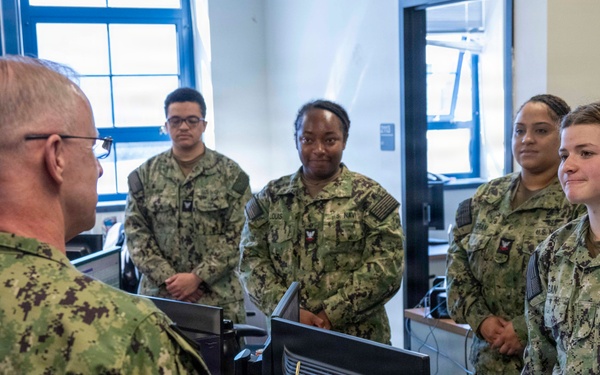 CNO and MCPON visit VP-40