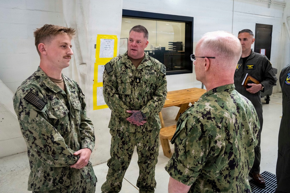 CNO and MCPON visit VP-40