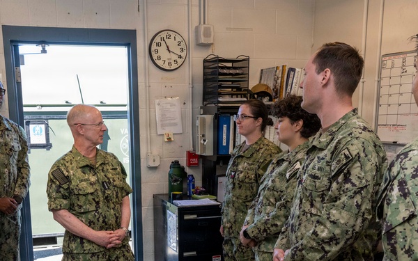 CNO and MCPON visit VAQ-131
