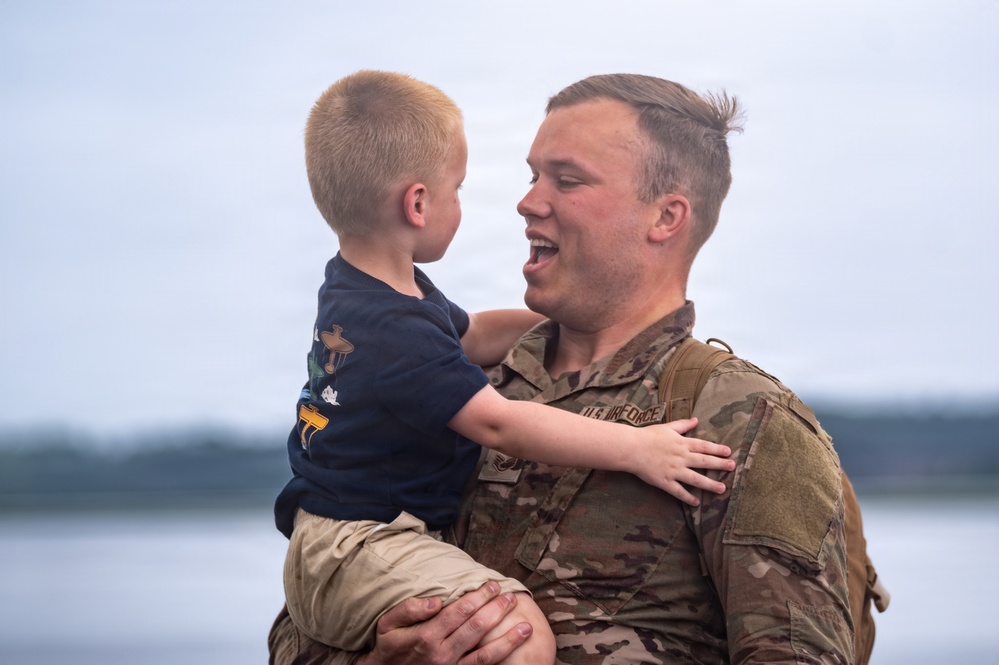 1 SOW Airmen return home from deployment