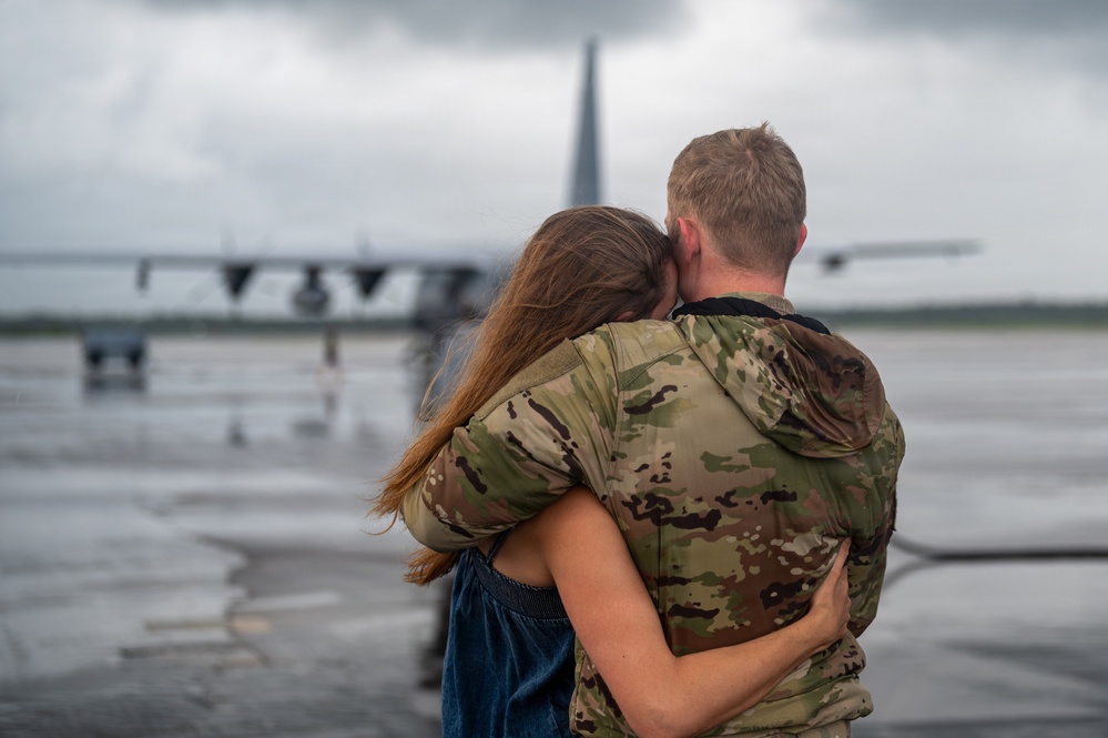 1 SOW Airmen return home from deployment