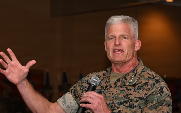 3rd Marine Logistics Group Holds Commanding General’s Change of Command Ceremony