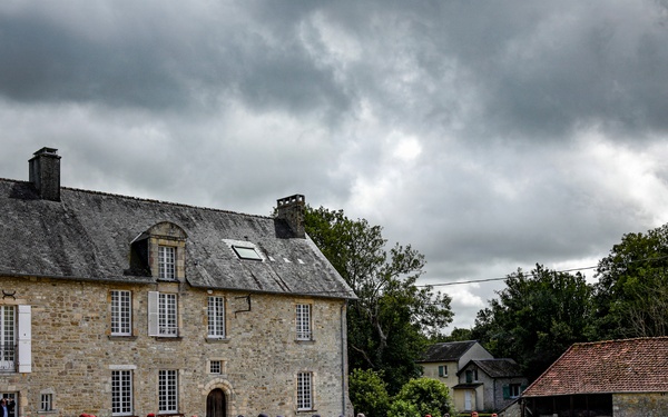Paratroopers honor resilience of French during Normandy 82 ceremony